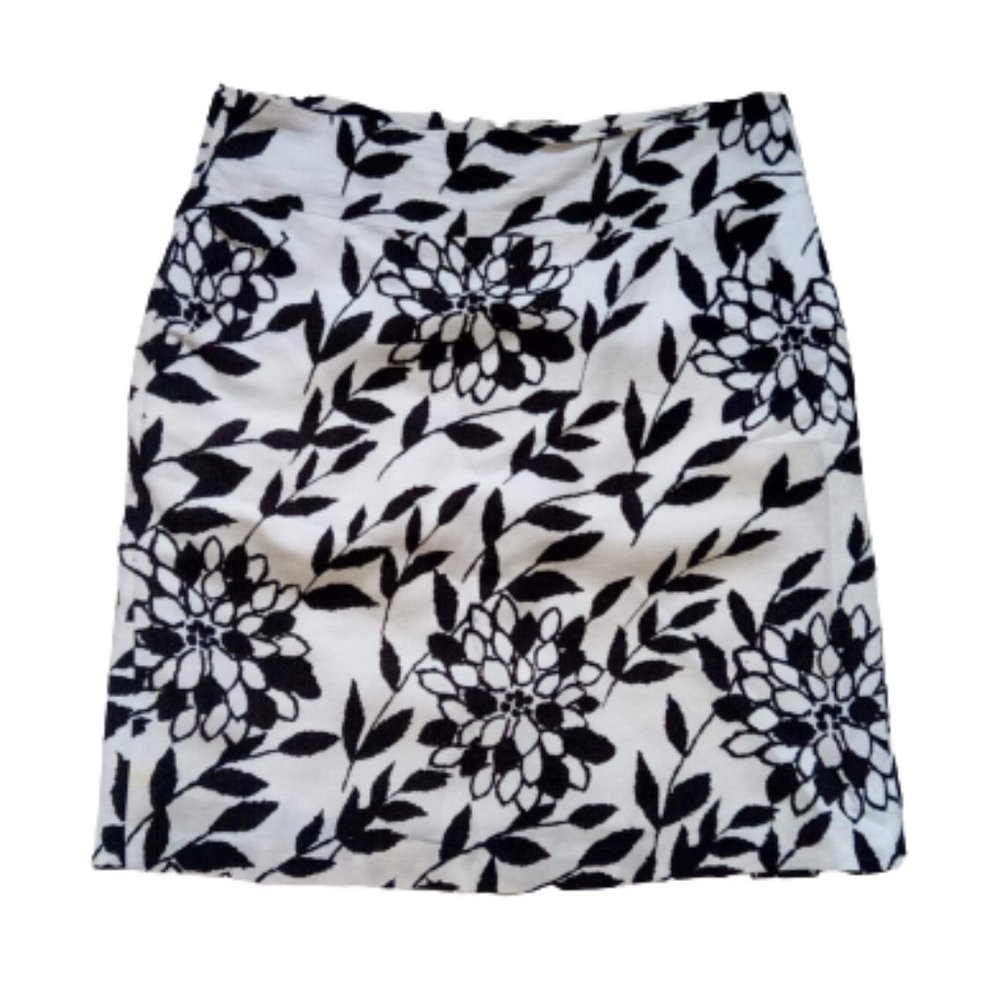 White & Black Printed Pencil Skirt Size 8 (Flaw)